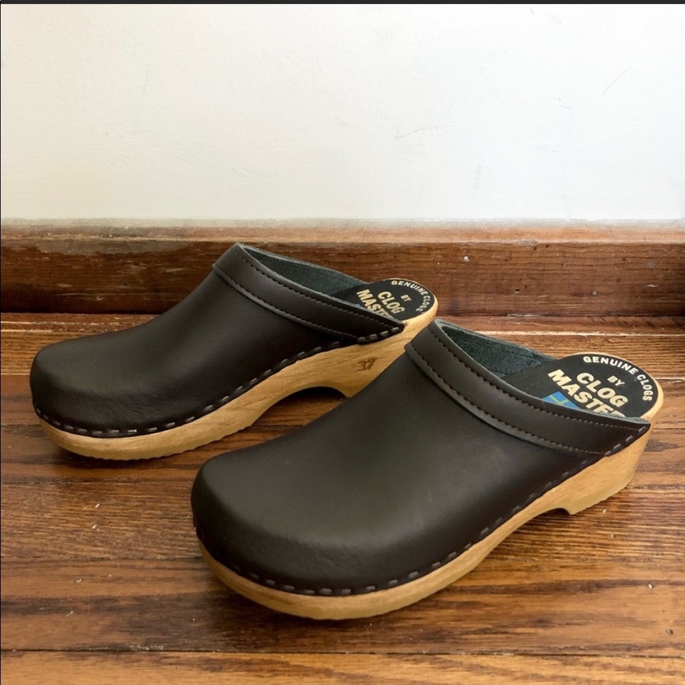 Sven handmade low clogs